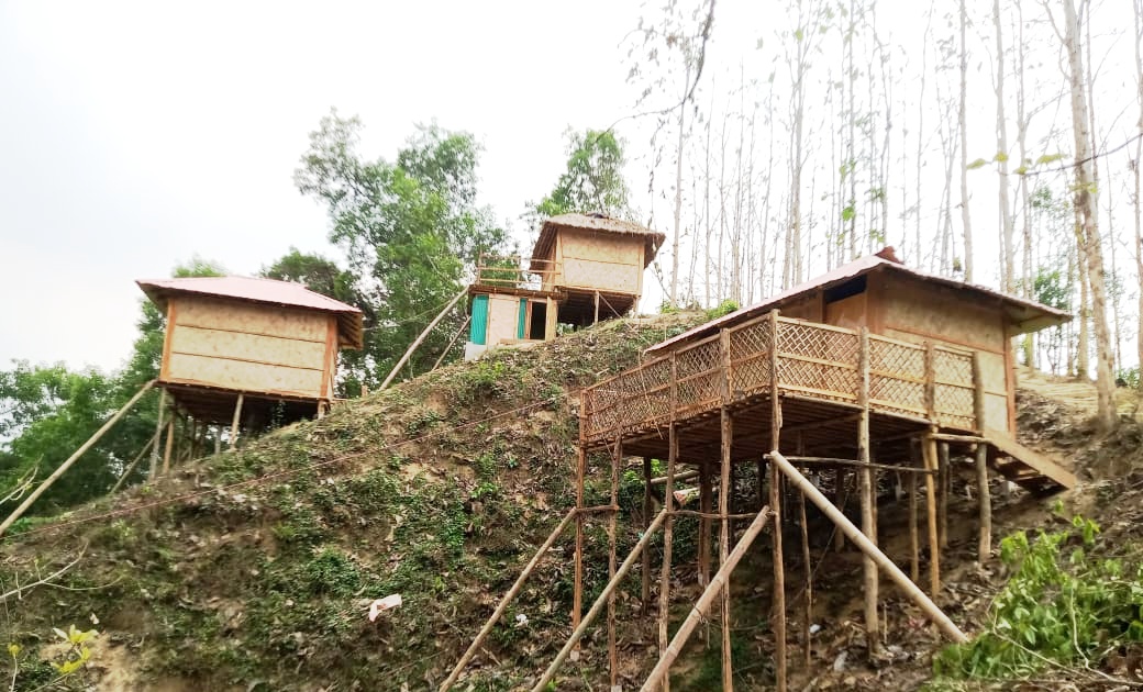 লামায় প্রেমিক যুগলকে আটকে রেখে টাকা দাবি, কথিত রিসোর্ট মালিক আটক 